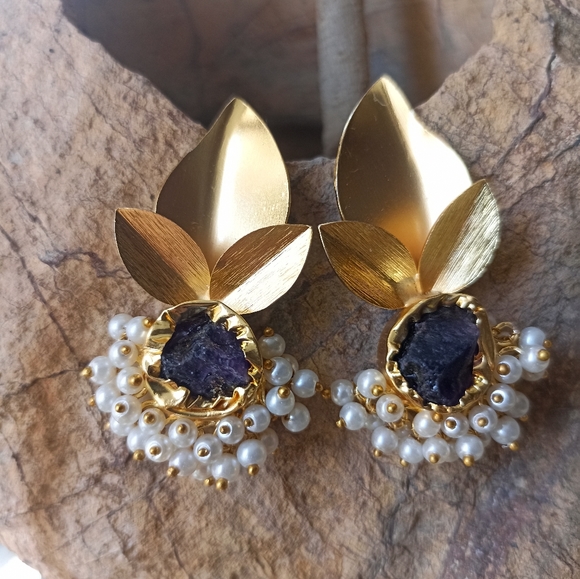 Very pretty handmade gold platted stone studded earrings - Picture 11 of 13